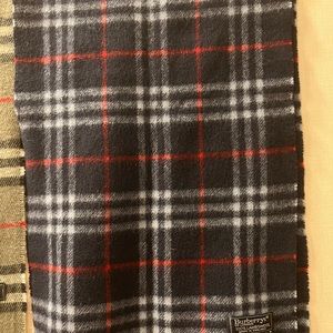Burberry lambswool scarf pre loved